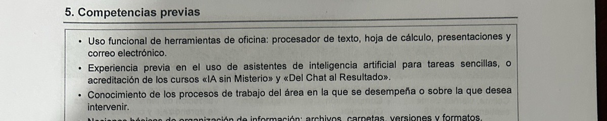 Fragmento de la foto 30. Curso 3, p. 4: competencias previas. El recuadro marca el detalle señalado en el hallazgo.